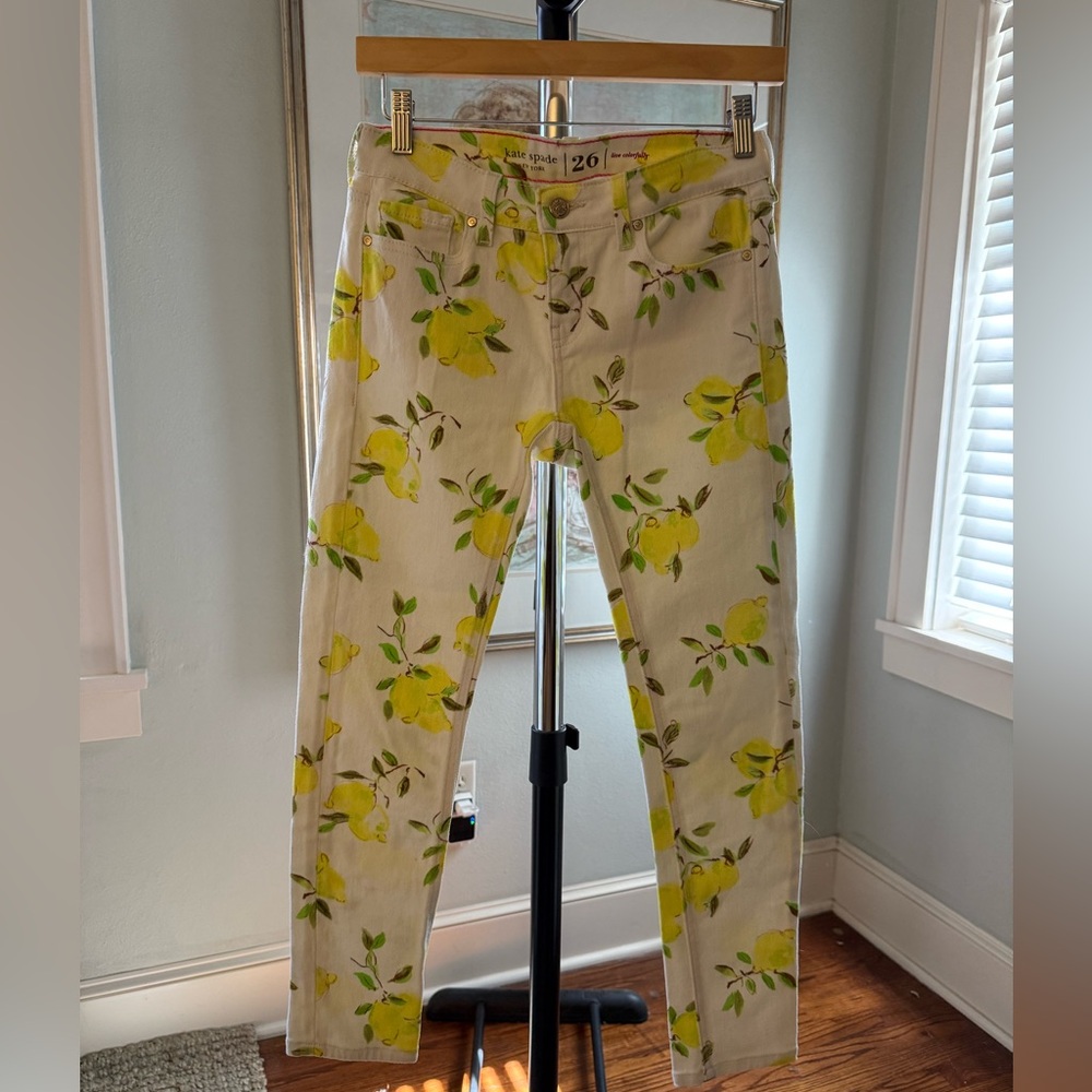 Kate Spade White Jeans with Yellow Lemon Print
